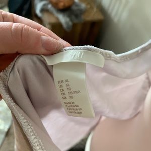 H&M Tops - NWOT • faux velvet tank H&M Tops - NWOT • faux velvet tank